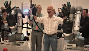 Biomimetische Tastsensoren übertragen Berührung auf Roboterhand