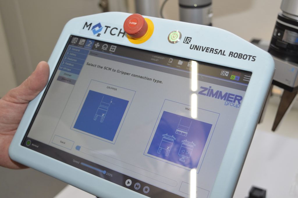 Die Comfort App zur Ansteuerung des Greifers lÃ¤uft direkt auf dem Bedien-Panel des jeweiligen Roboters. (Bild: Zimmer GmbH)