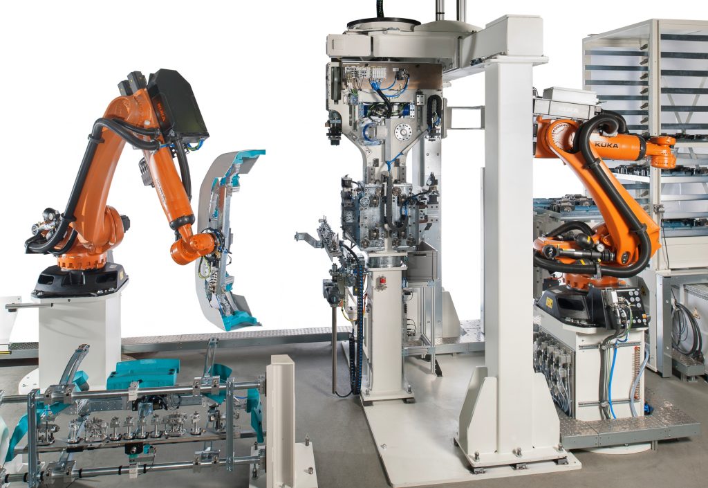Auf der Produktionsanlage von Indat Robotics l?sst sich auf 30m2 eine unbegrenzte Anzahl an Modellderivaten bearbeiten. (Bild: Indat Robotics GmbH)