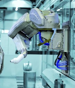 Der 13.000ste Roboter von DÃ¼rr wird zukÃ¼nftig die Innenlackierung bei GM in Korea Ã¼bernehmen. Mit seiner 7-Achs-Kinematik erreicht er dabei auch schwer erreichbare Stellen mÃ¼helos. (Bild: DÃ¼rr Systems AG)