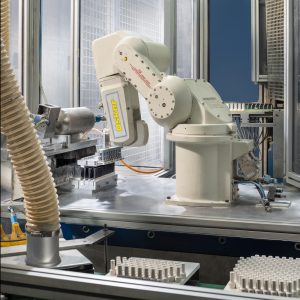 Der erste Robotermitarbeiter Oskar - benannt nach dem FirmengrÃ¼nder - ist nach wie vor im Einsatz. (Bild: Sembach Technical Ceramics)